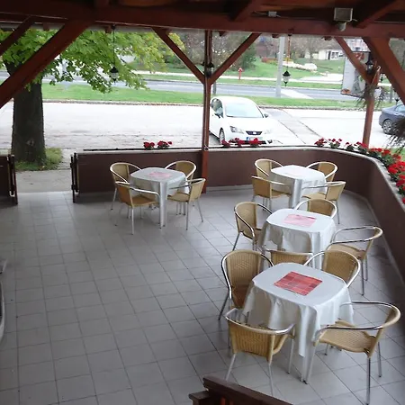 Gæstehus Czermann Panzio Es Etterem Oroszlány